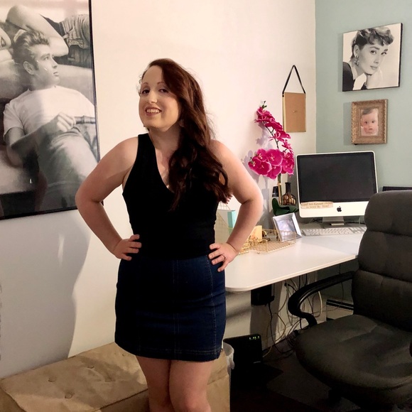 Meet your Posher, Kristen - Picture 3 of 5